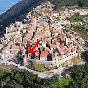 Appartamento Ammiraglio, Giglio Castello